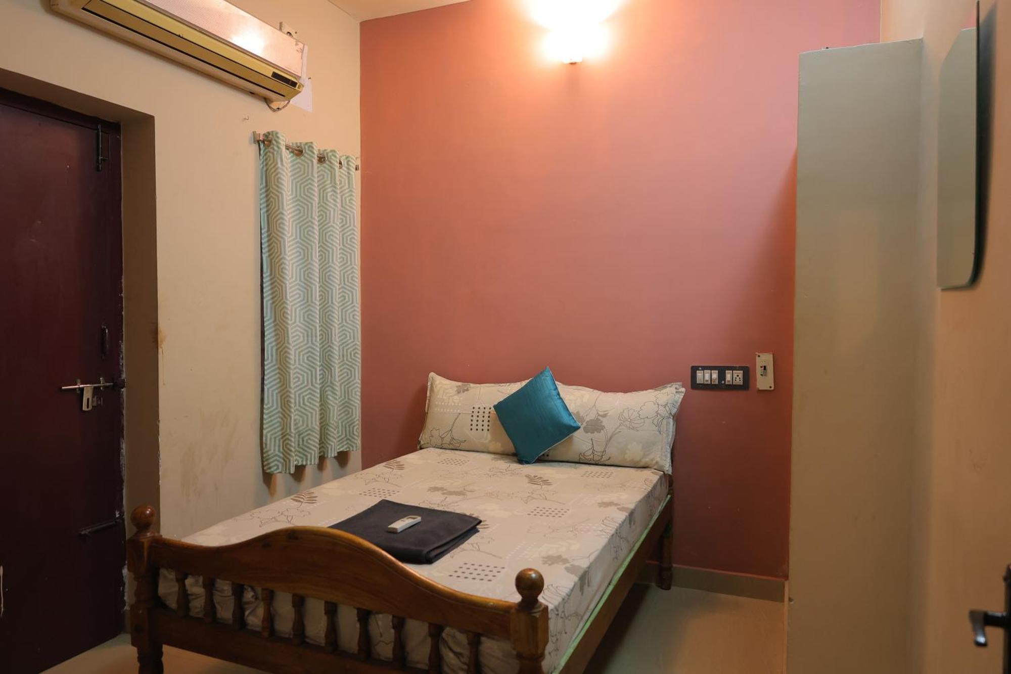 The Club House Hotel Pondicherry Exterior photo